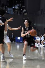 女子準決勝・帯大谷（黒ユニホーム）―日本航空北海道
