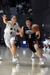 女子準決勝・帯大谷（黒ユニホーム）―日本航空北海道
