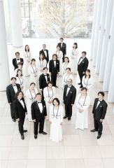初日８日に公演する東京混成合唱団の団員