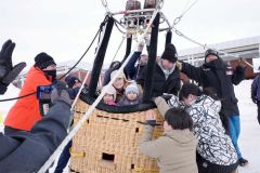 ２００人が熱気球やスノーラフティングなど楽しむ　ネイパル足寄