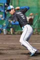 【春季キャンプ１２日目】日本ハム・杉浦稔大＝沖縄・かいぎんスタジアム（大賀章好撮影）