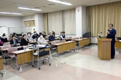 口腔機能低下症の弊害などに理解を深めた研修会