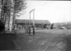 １９３５（昭和１０）年ごろの愛国小学校（同校提供）