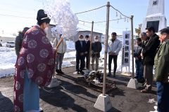 塗装研究会が「はけ供養祭」、約２００本焼納～こぼれ話 2