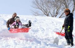 小学生１０人が「雪遊び」　大樹・ＳＴＥＰ 3