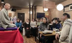 落語や漫談などで盛り上がったチャリティー足寄演芸会