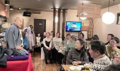 落語や漫談などで盛り上がったチャリティー足寄演芸会