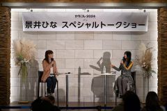 今季の流行を予想する景井さん（２４日、須貝拓也撮影）