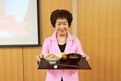 明るく軽快に「食」の大切さを解説　星澤さん食育講演会 2