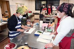 商工会女性部が料理教室　広尾 2
