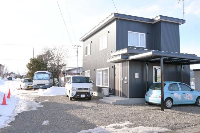 スクールバス専門で運行、十勝に初進出　運転手確保に元警官を雇用