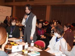 理想の未来へ意見を交わす参加者