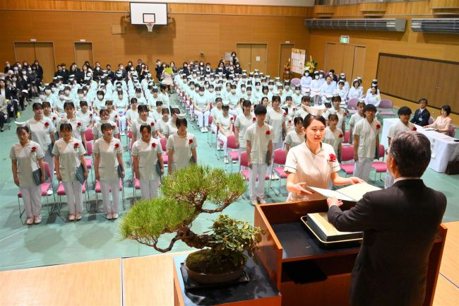 コロナ禍越え看護の道へ　帯高看で卒業式