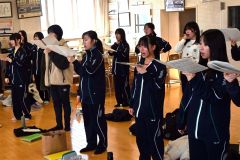 定期演奏会に向け歌声や表現の完成度を高める部員ら
