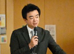 講演する中川氏