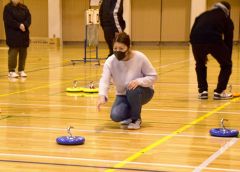 競技を楽しむ参加者たち