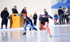 力強い滑りを見せる選手（上士幌町提供）