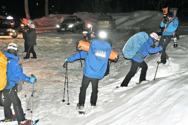 相次ぐバックカントリー事故　山スキーやスノボの危険熟知を