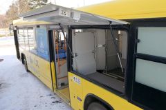 車両後部を貨物スペースに改造した十勝バスの新車両