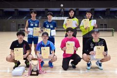上位入賞ペア。前列左が優勝した内川・東組