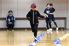 走り方トレーニングに取り組む団員たち