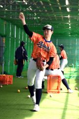 「１年からベンチ入りを目指し、信頼される投手になる」と誓う平井勇征