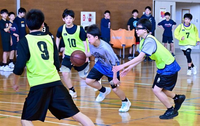 中学バスケを小学６年生選手体験、レッツトライジュニアハイスクールバスケ