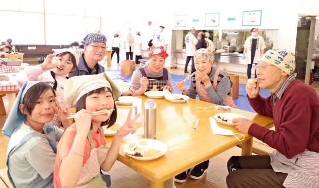 ６５人がボッチャや餅つき楽しむ　ネイパル足寄