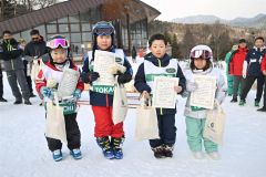 幼児の部。左が優勝の金田蒼海