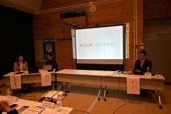 鼎談で「地域としてウェルビーイングをどう実現する」を考え、意見を交わす横井主査（右）、藤原准教授（中央）、倉嶋社長（左）