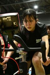 競輪養成所合格レベルも　高校スケート部員のワットバイク測定体験会 4