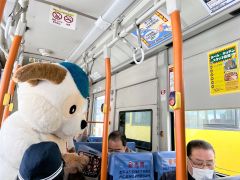 路線バスに特殊詐欺啓発用ポスター　広尾署 2