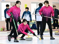 帯広協会健闘３位、ジュエリーアイス最後の舞台も輝く　日本ジュニアカーリング選手権 14