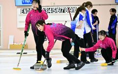 帯広協会が初出場３位　日本ジュニアカーリング選手権　「ジュエリーアイス」最後の舞台も輝く