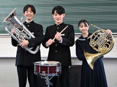 同コンクールソロ部門に出場する（左から）小泉さん、長山さん、菅原さん