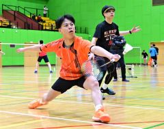 全十勝社会人・高校生交流バドミントン大会