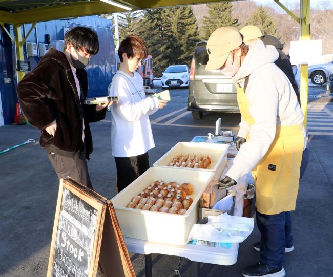 週末の出張店頭販売でにぎわい創出　コストコ再販店のＳＴＯＣＫ　新得