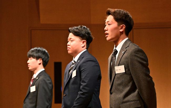 24社68人が新社会人の一歩 同友会とかち支部合同入社式