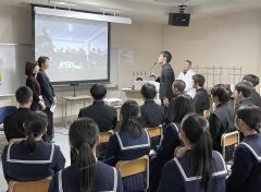 波瀾万丈の先輩の話に興味津々　本別中学同窓会入会式 3