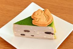 学生のアイデアを生かした新商品「シラカバのようなミルクレープ」