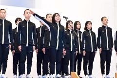 開会式で決意を述べる中嶋さん