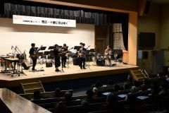演奏する帯広畜産大学ジャズ研究会