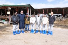 ＪＩＣＡ研修員が十勝加藤牧場を視察 3