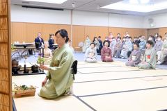 総会後に行われた利休忌