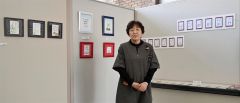 作品展をＰＲする高橋さん