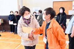 チームオレンジおびひろのスタッフと地域住民らによる声掛け訓練