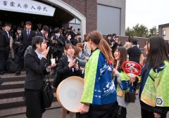 帯広畜産大学入学式（金野和彦撮影）