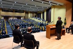 ３５０人あまりの新入生が一堂に会した入学式