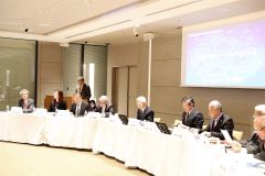 小田切ＣＥＯは「ものづくりのノウハウを持つ中部地方との連携が不可欠」と、会場に協力を呼び掛けた（技術経営士の会提供）