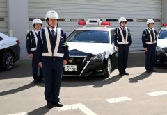 出動を前に決意表明する帯広署員（５日午前９時半ごろ。金野和彦撮影）